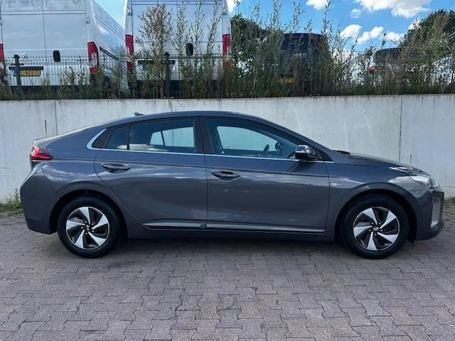 Hyundai-Ioniq