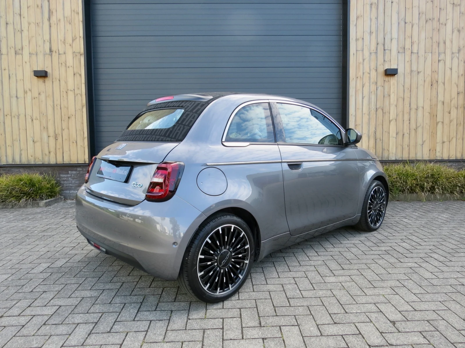 Fiat-500e Cabrio