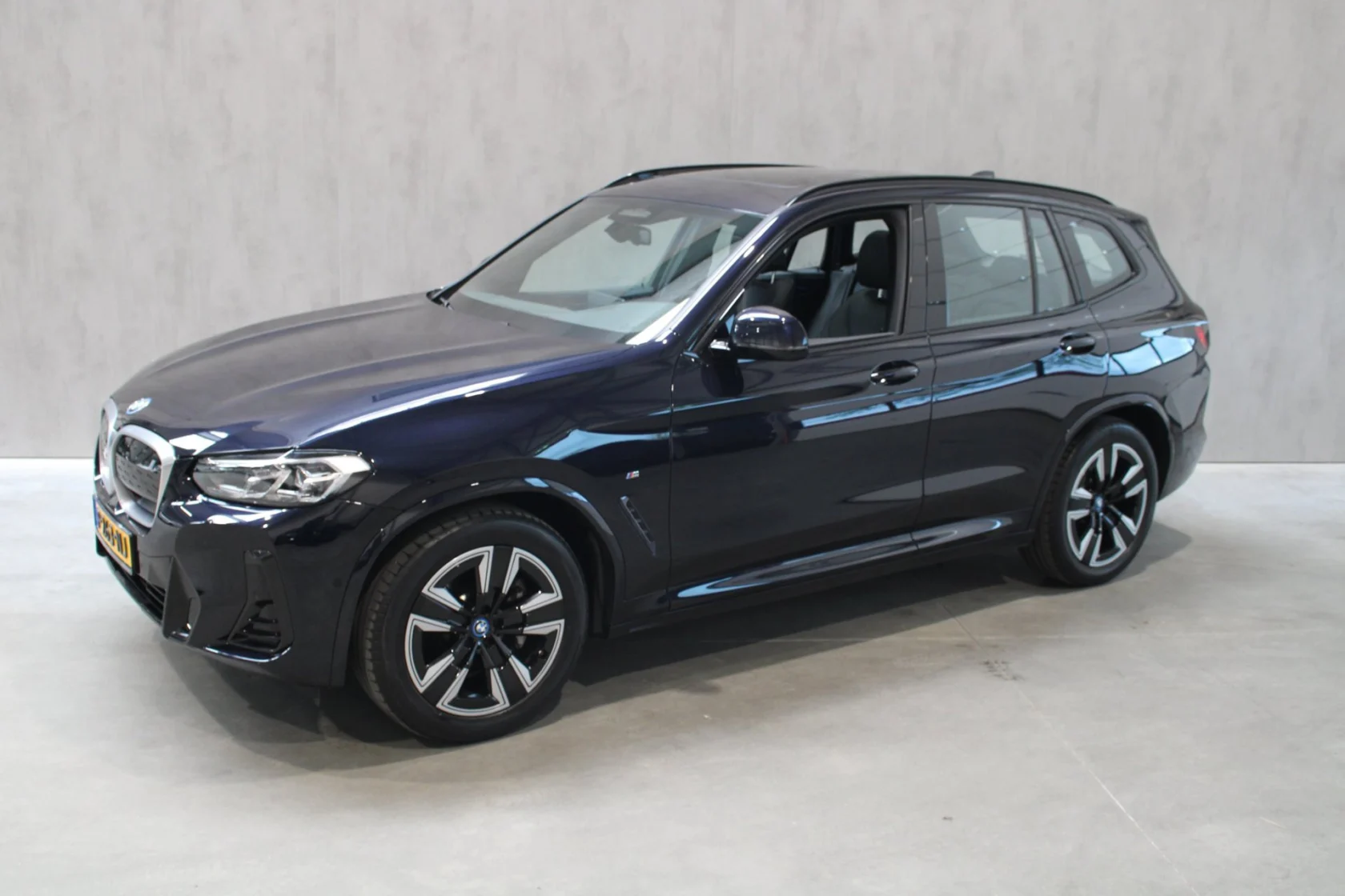 BMW-iX3