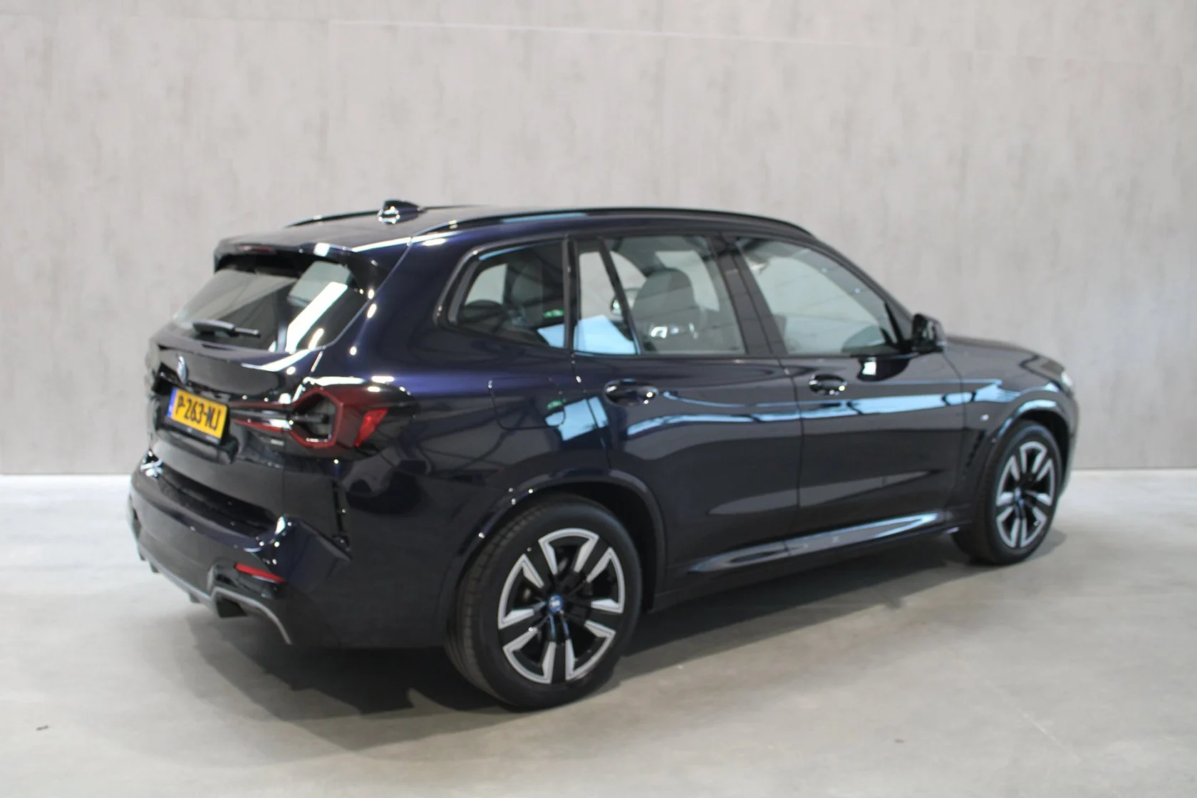 BMW-iX3