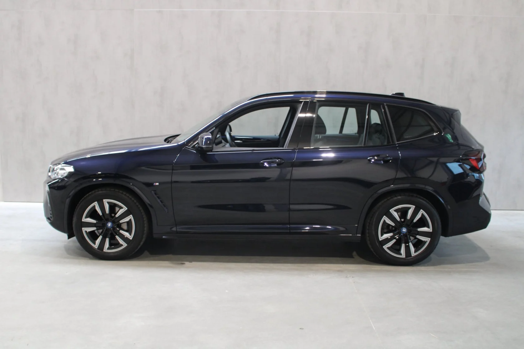 BMW-iX3