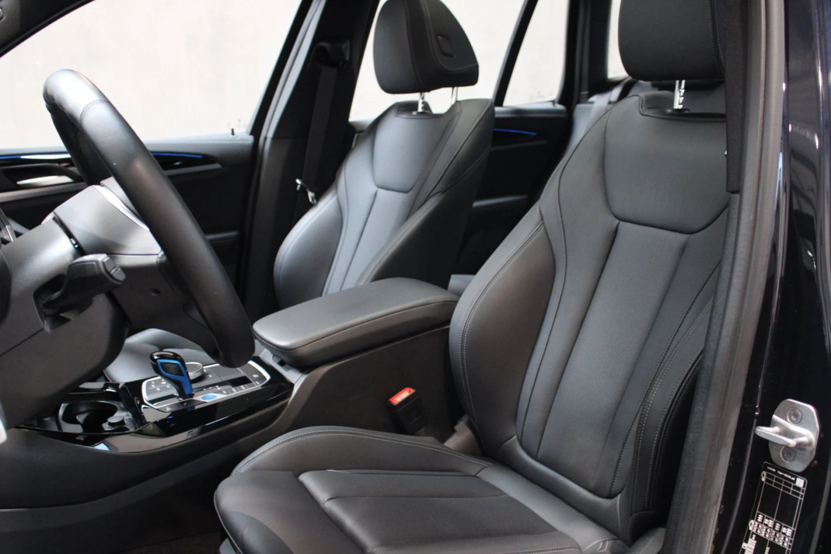 BMW-iX3