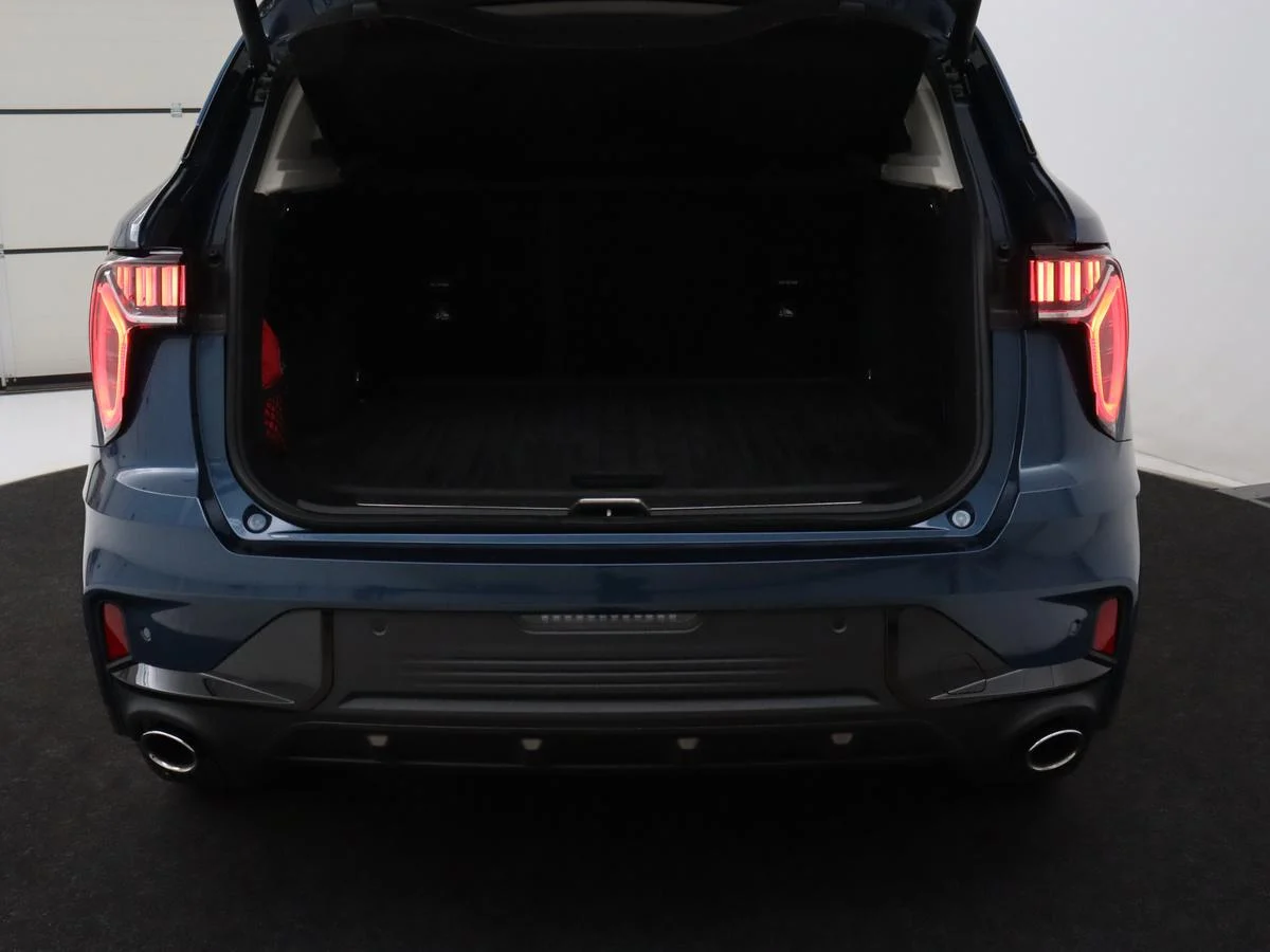 Lynk & Co-01
