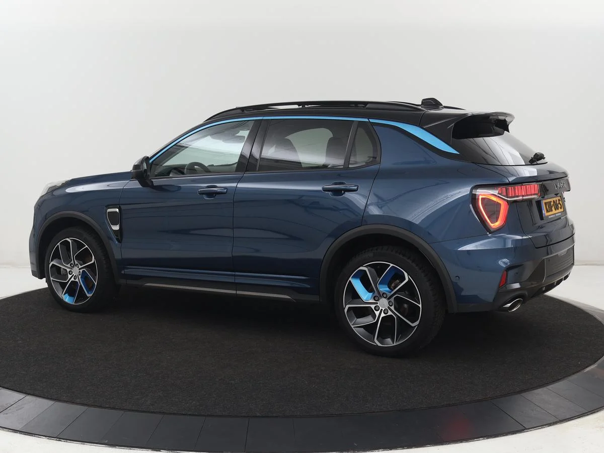 Lynk & Co-01