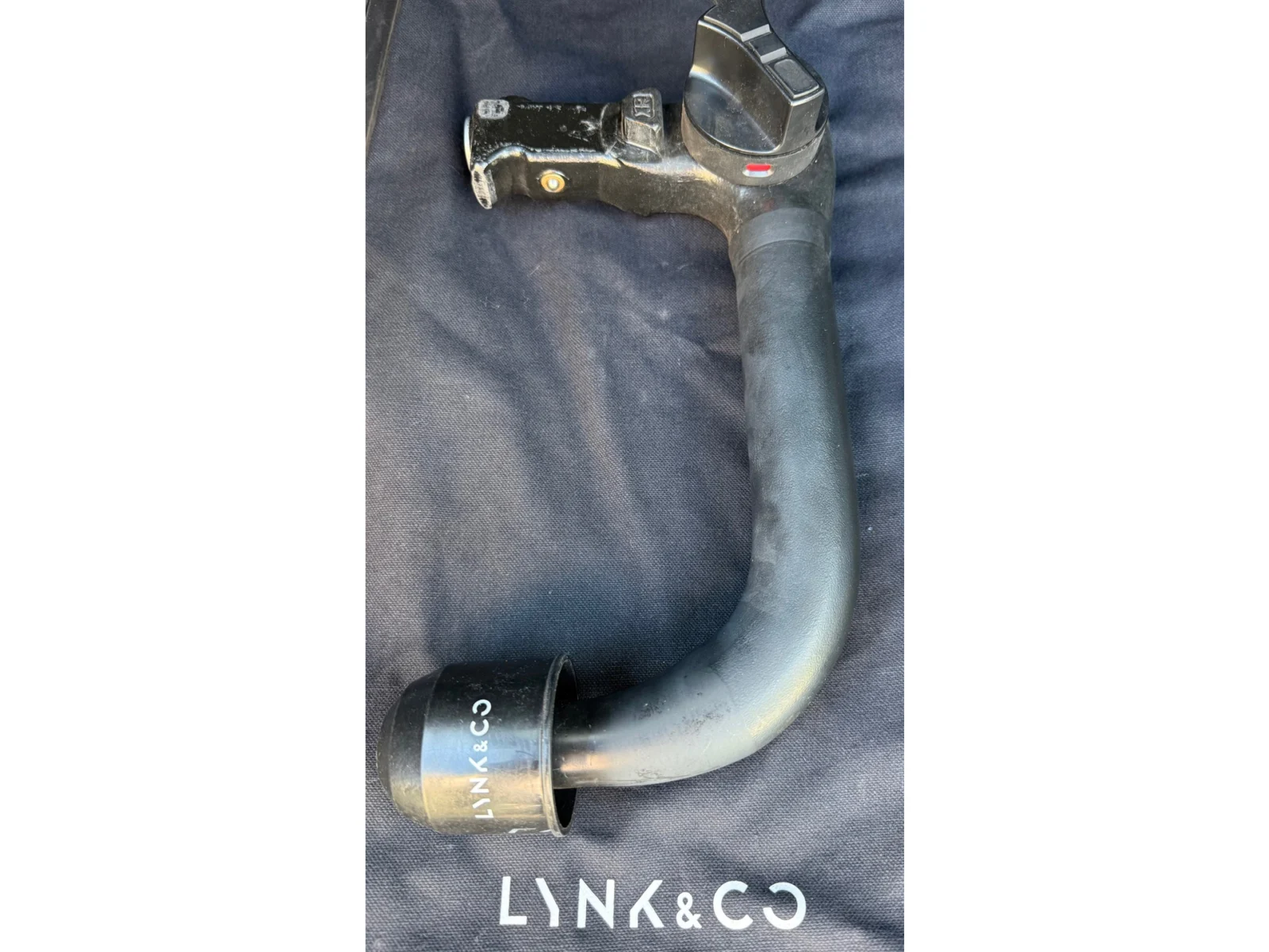 Lynk & Co-01
