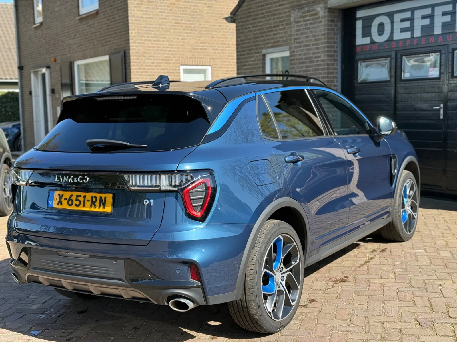 Lynk & Co-01