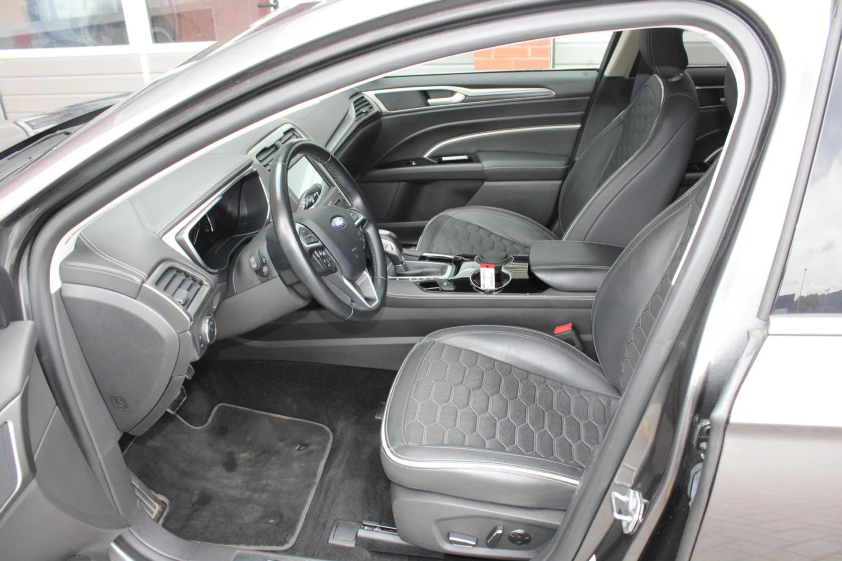 Ford-Mondeo