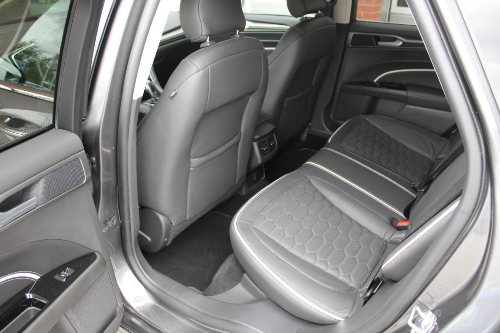 Ford-Mondeo