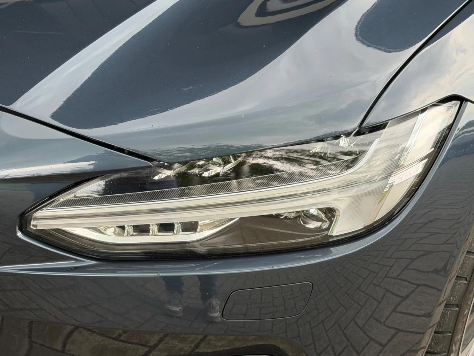 Volvo-V90