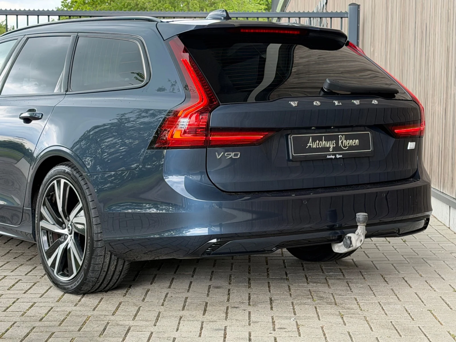 Volvo-V90