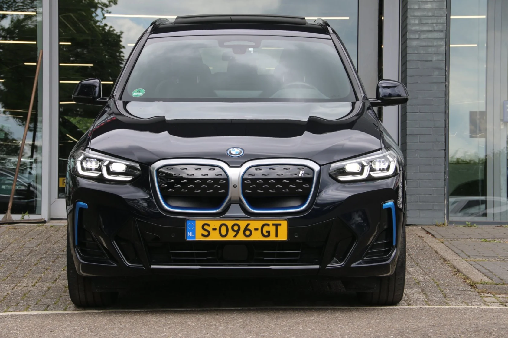 BMW-iX3
