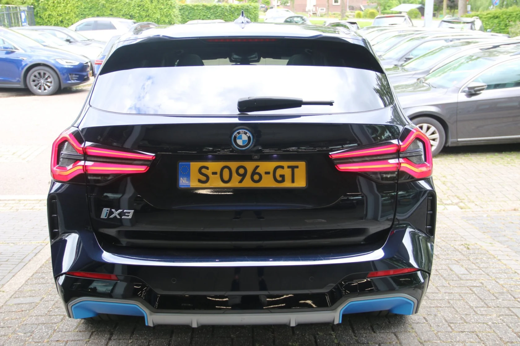 BMW-iX3