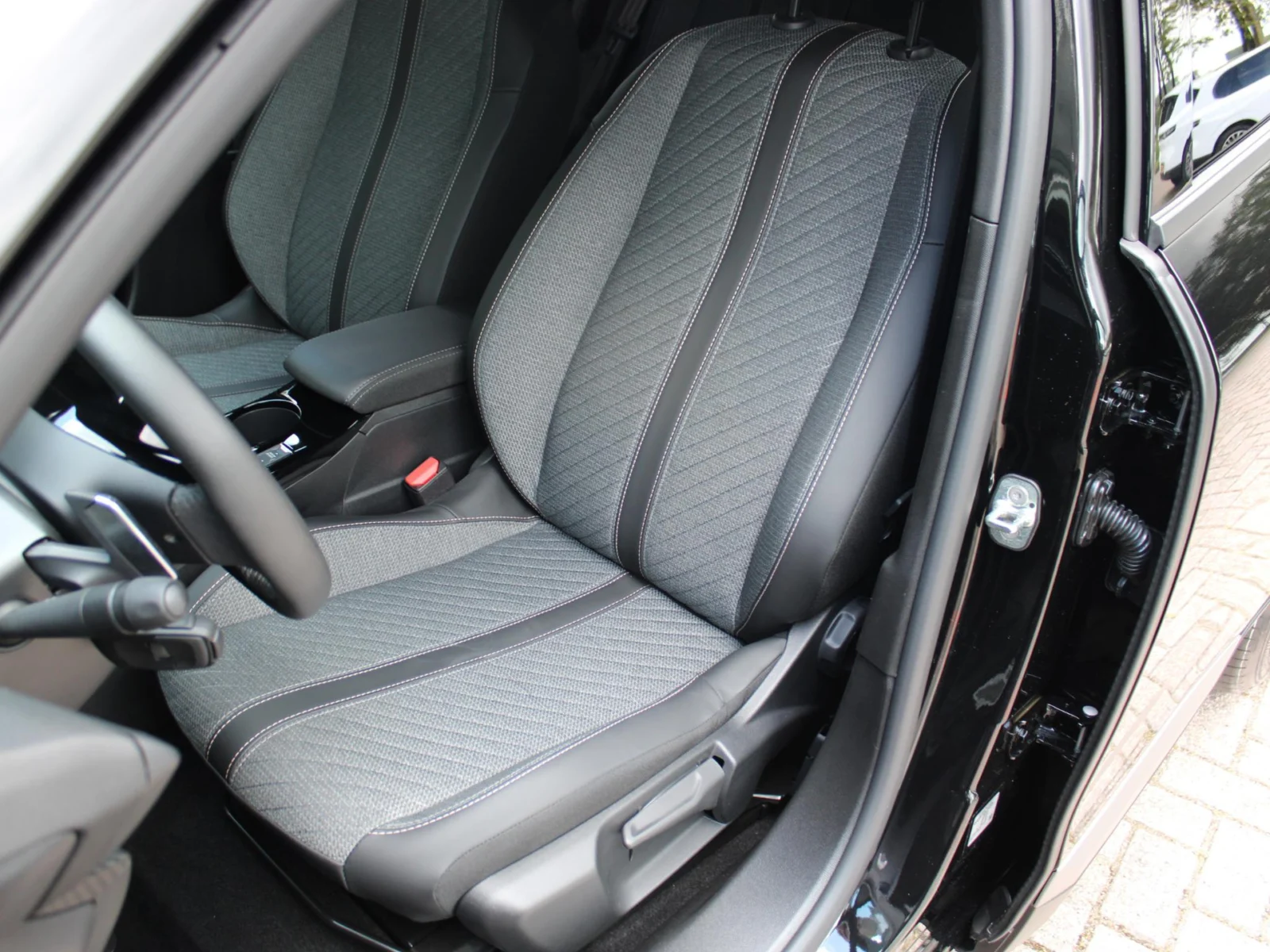 Peugeot-2008