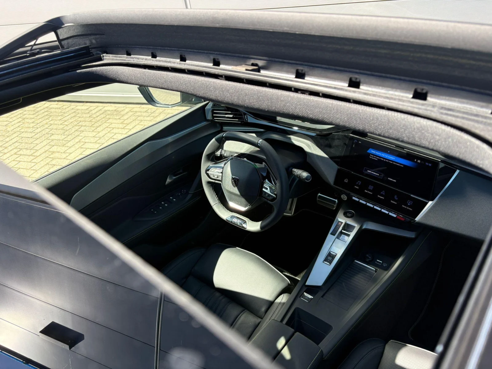 Peugeot-e-408