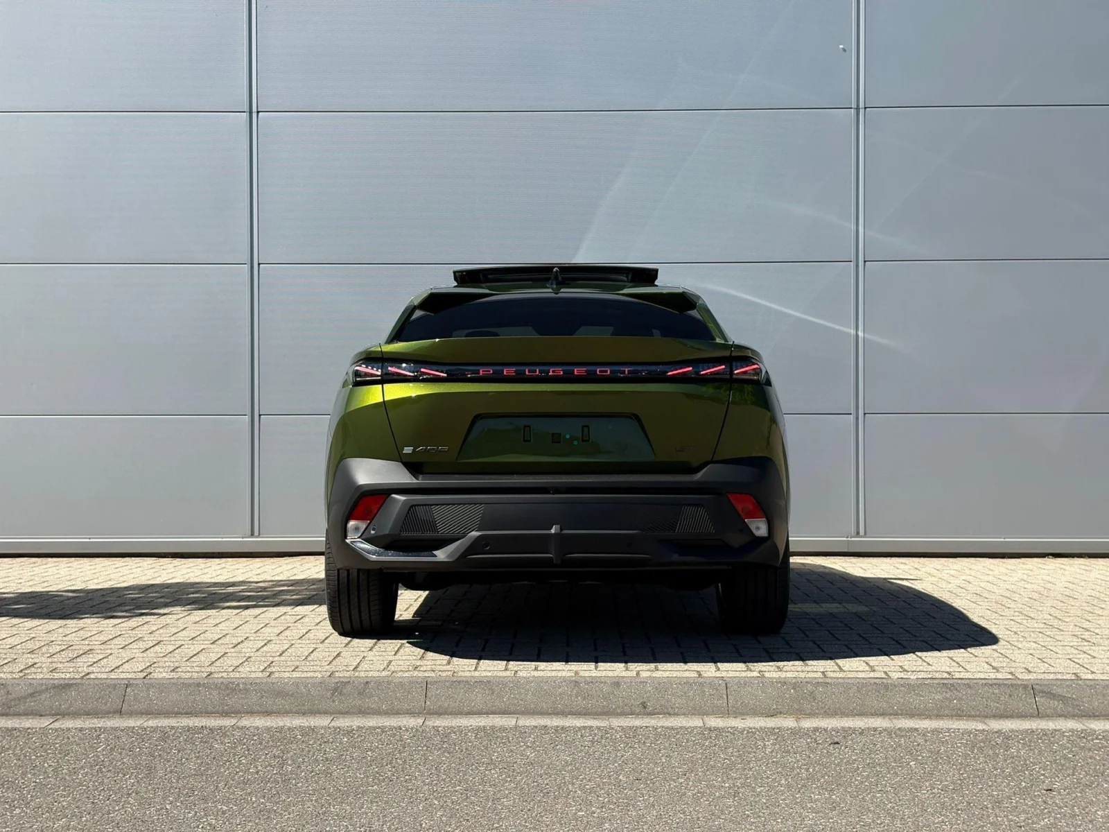 Peugeot-e-408