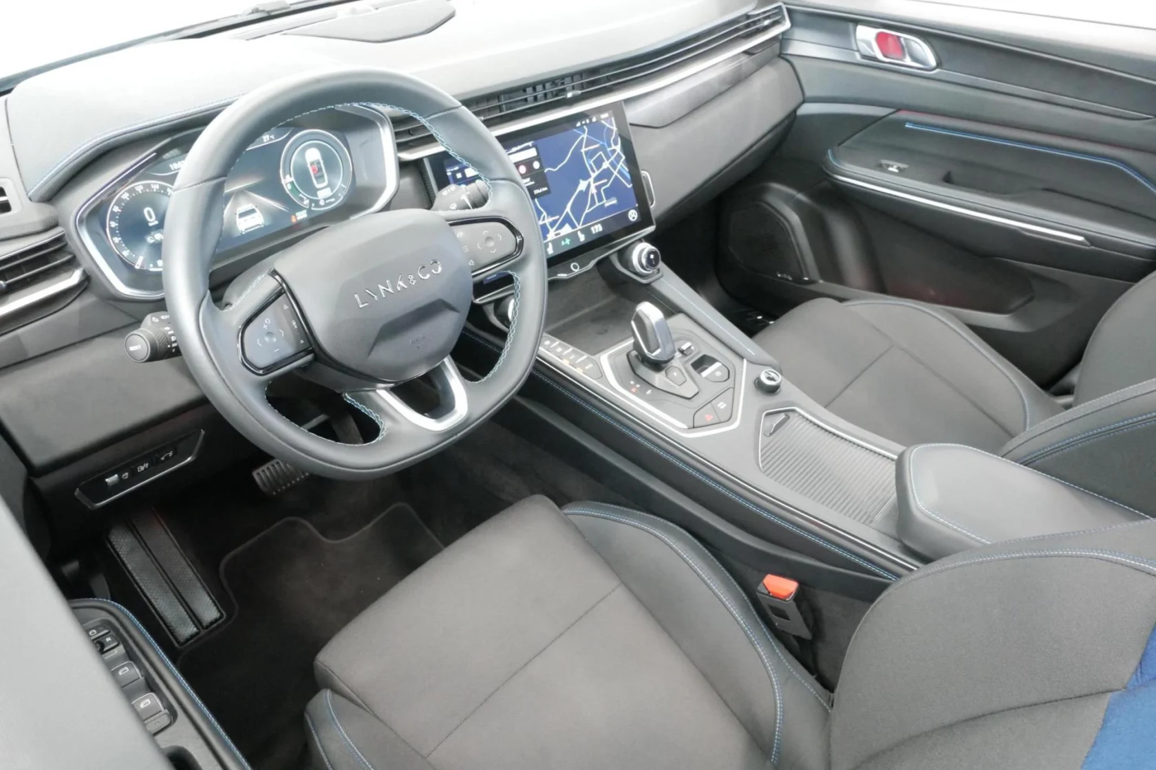 Lynk & Co-01
