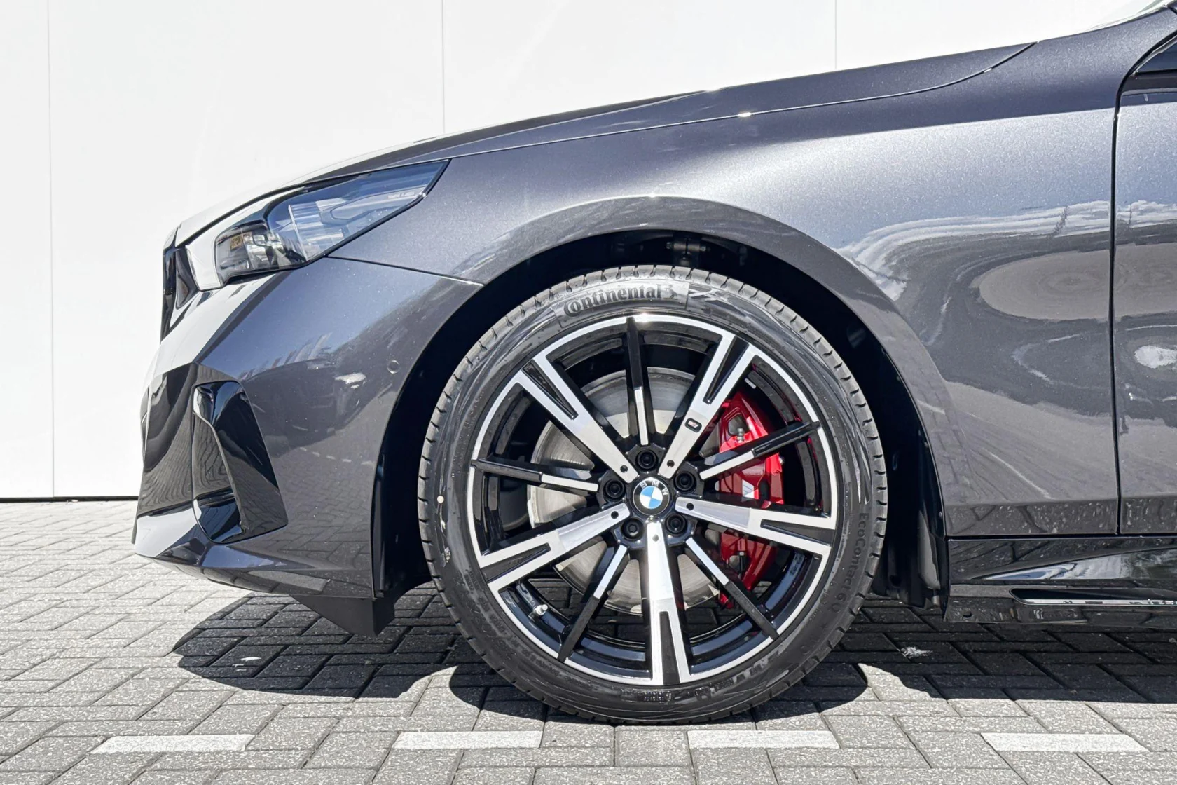 BMW-i5