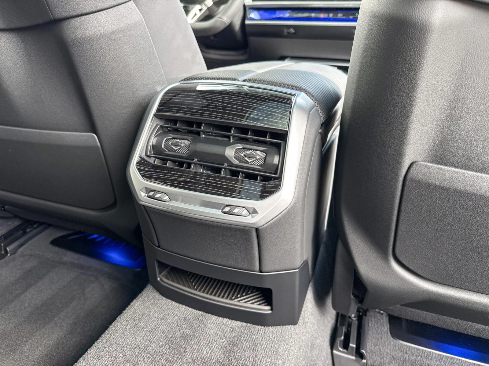BMW-i7