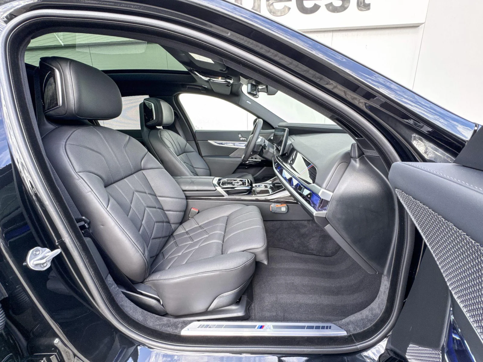 BMW-i7