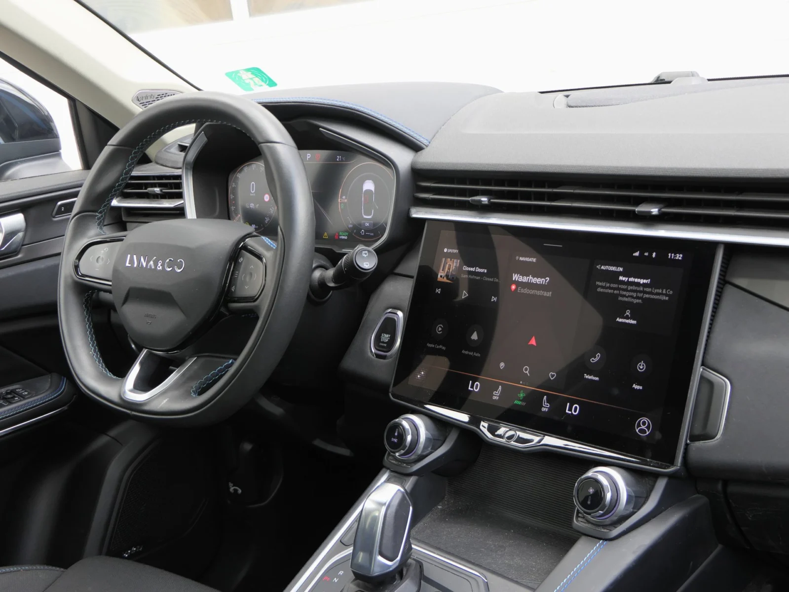 Lynk & Co-01