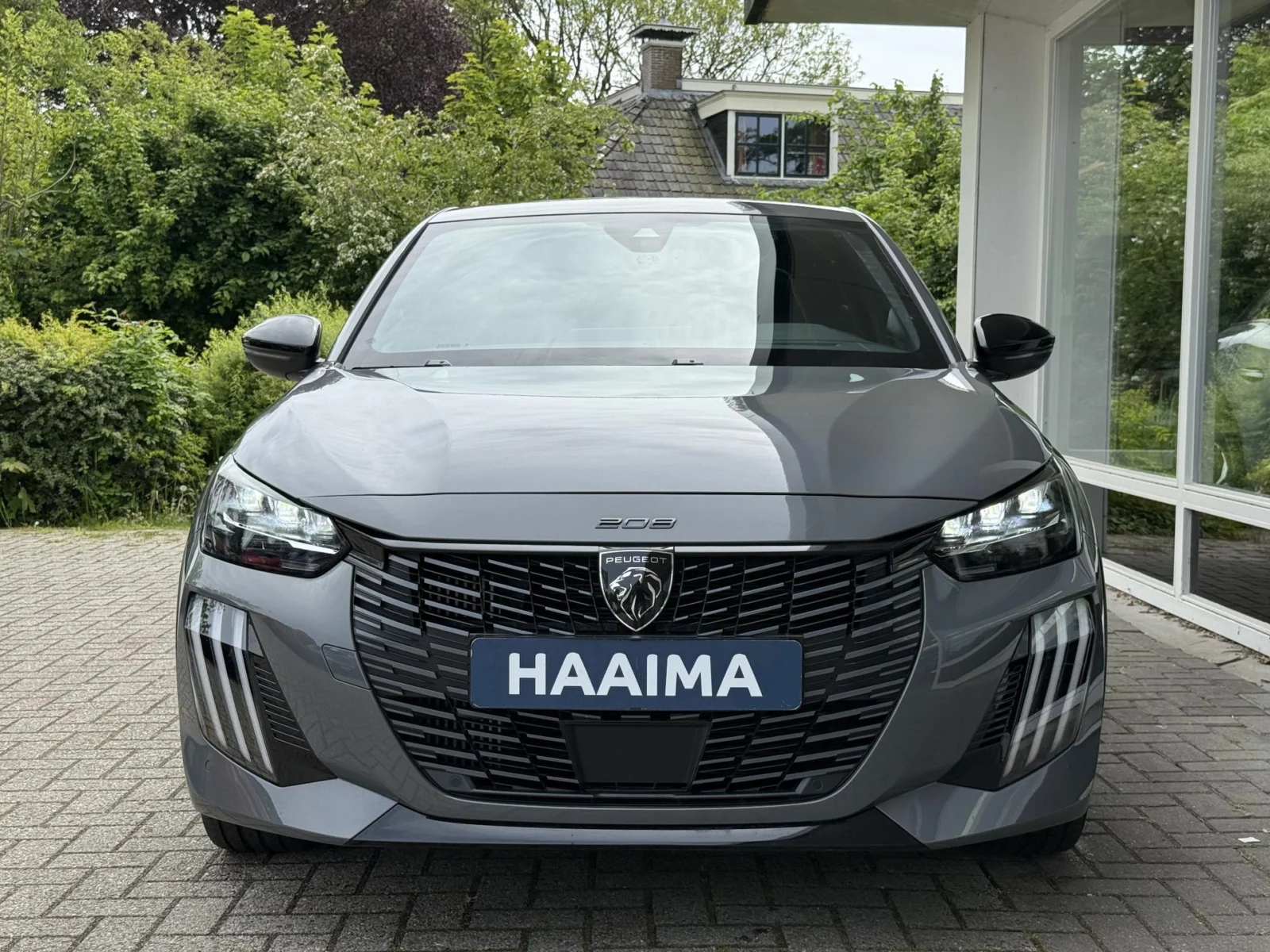 Peugeot-208