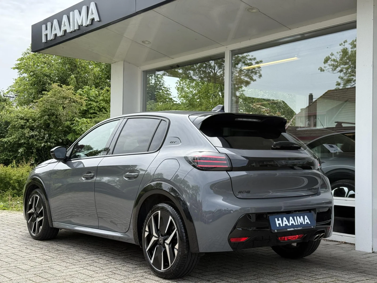 Peugeot-208