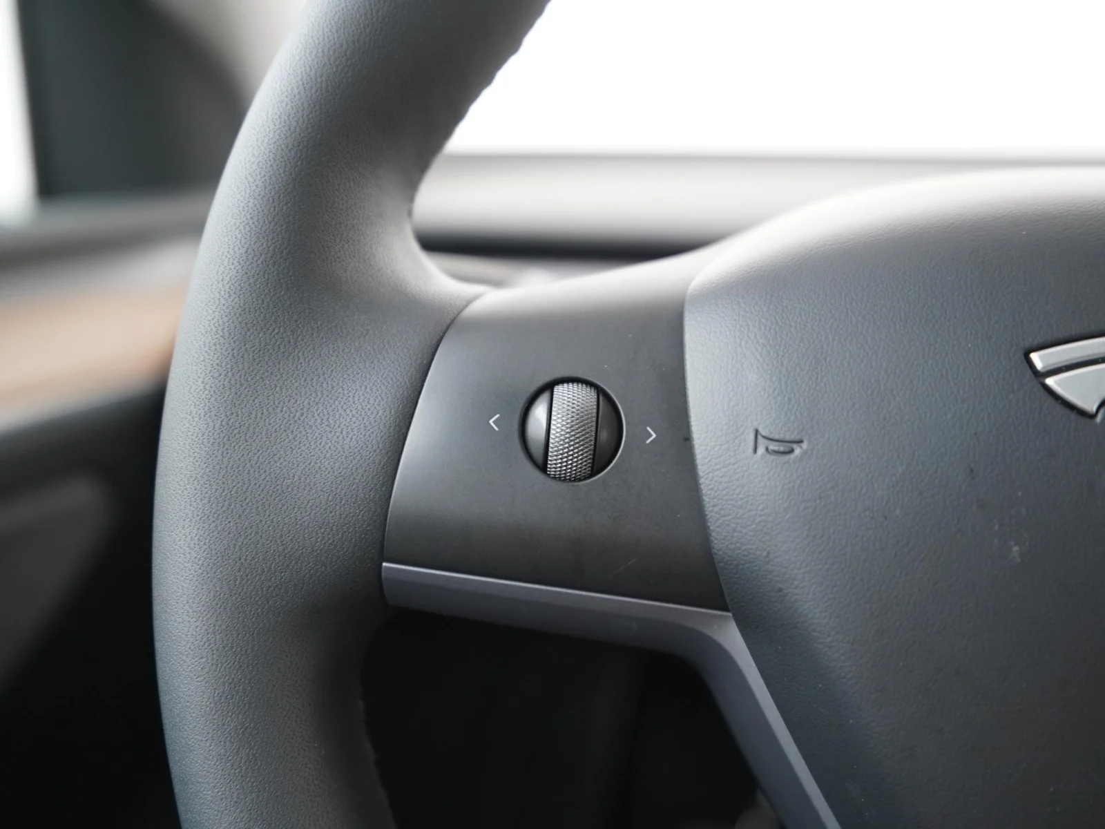 Tesla-Model Y