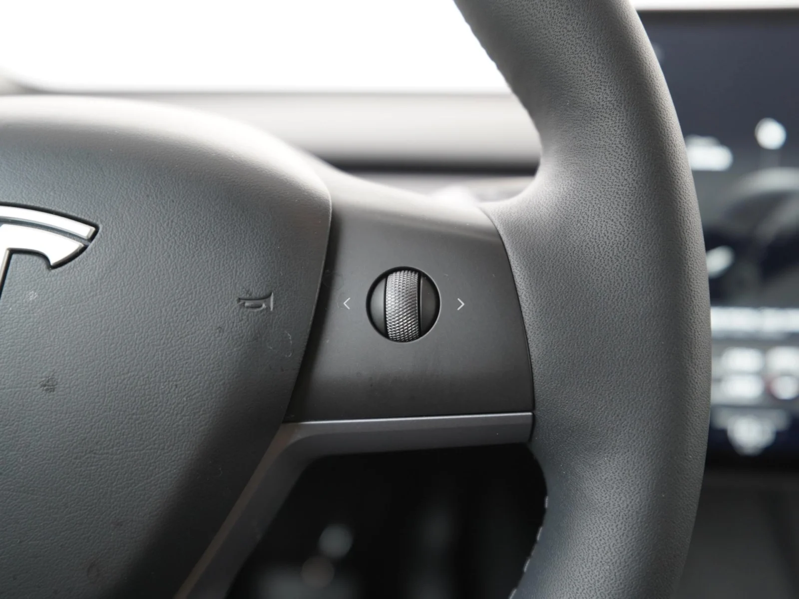 Tesla-Model Y