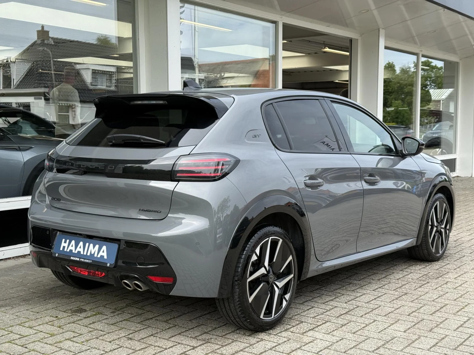 Peugeot-208