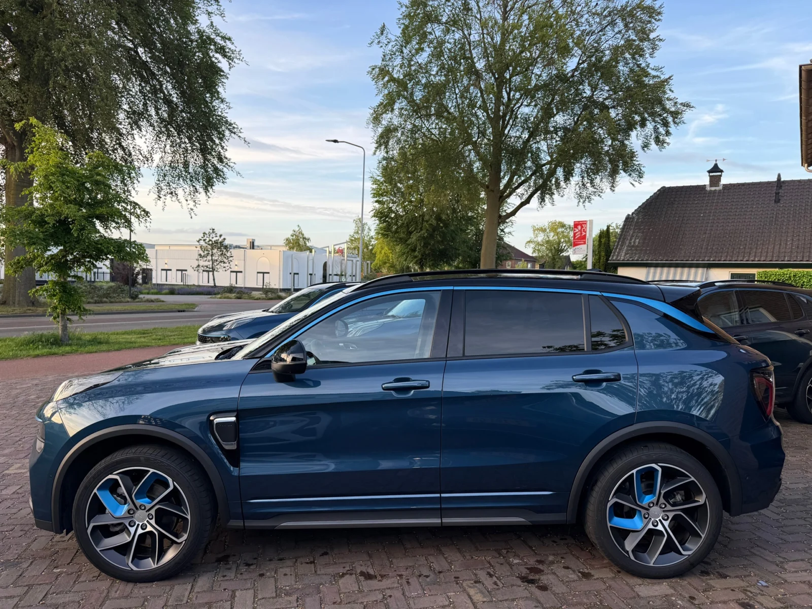 Lynk & Co-01