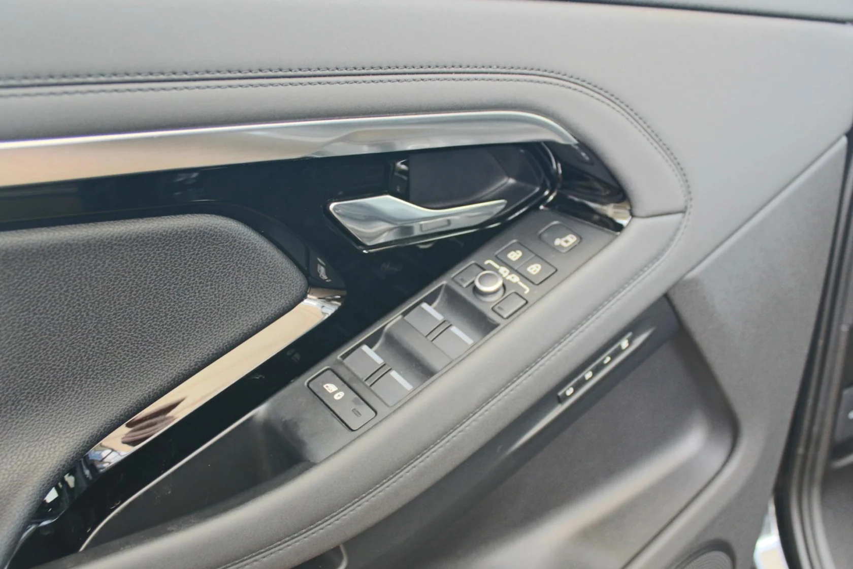 Land Rover-Range Rover Evoque