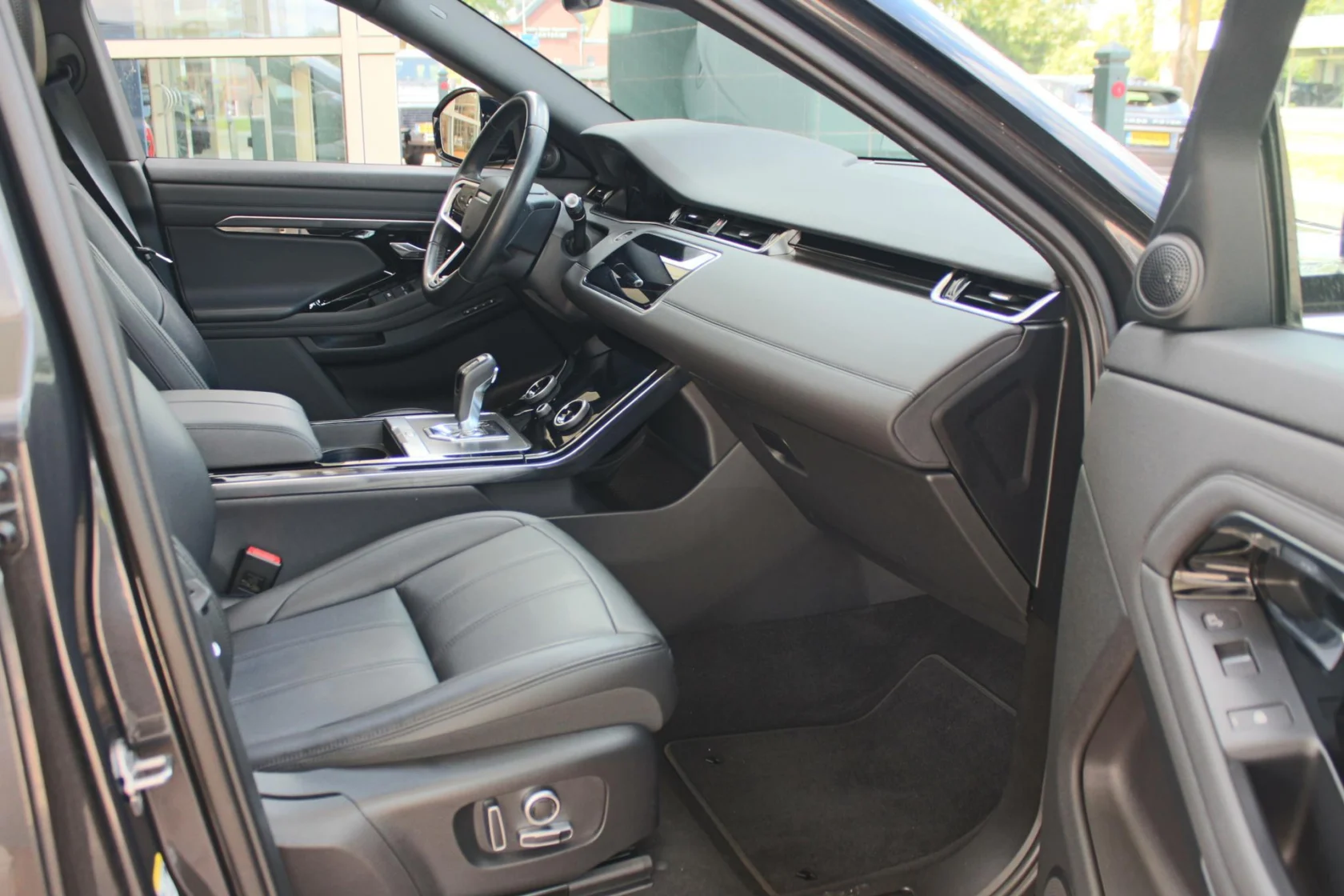 Land Rover-Range Rover Evoque