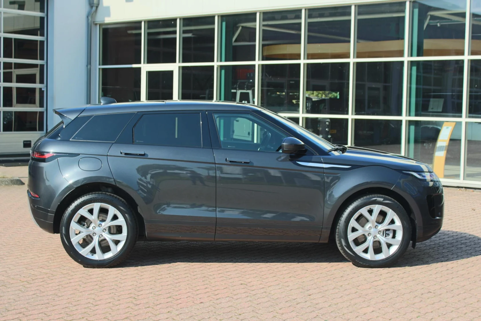 Land Rover-Range Rover Evoque