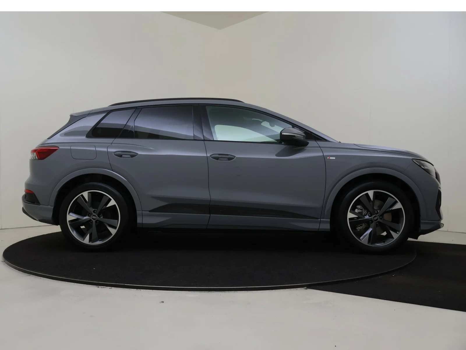 Audi-Q4 e-tron