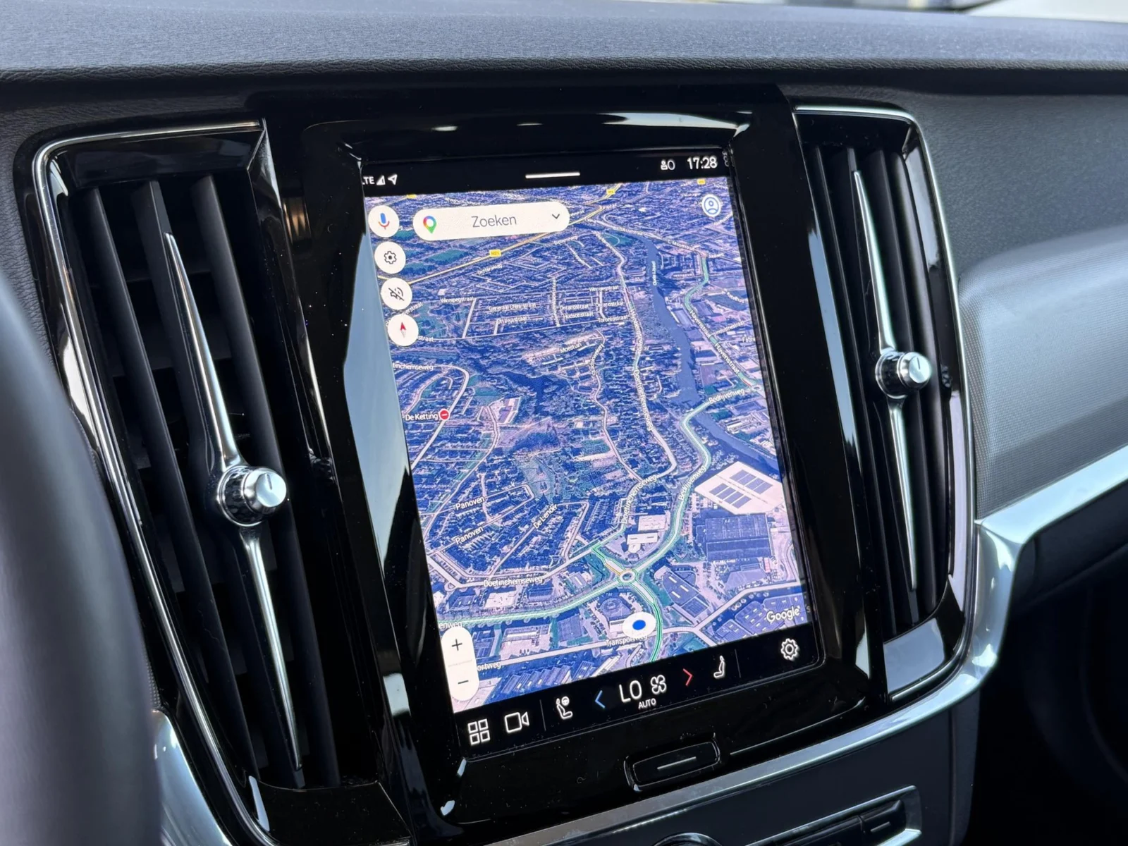 Volvo-V90