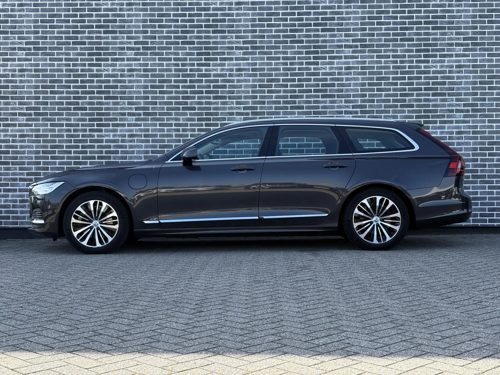 Volvo-V90