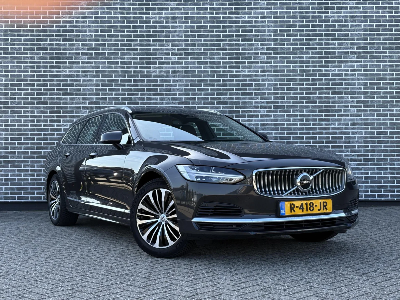 Volvo-V90