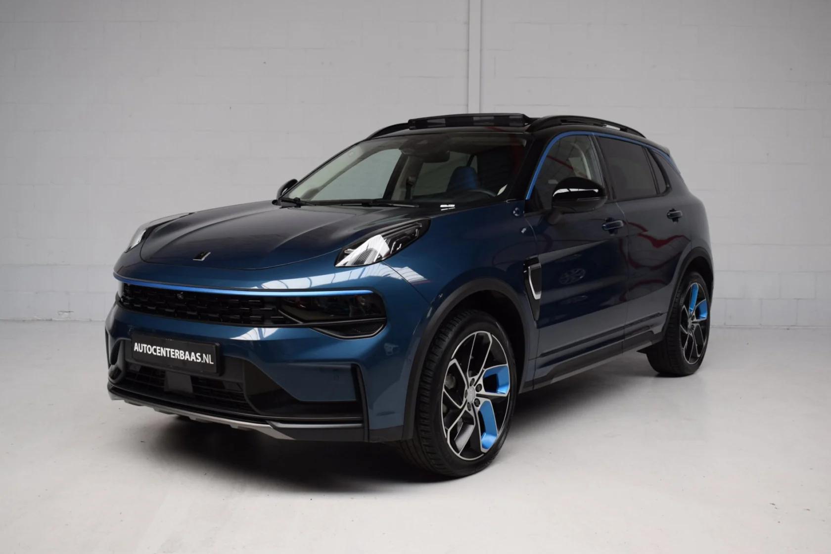 Lynk & Co-01