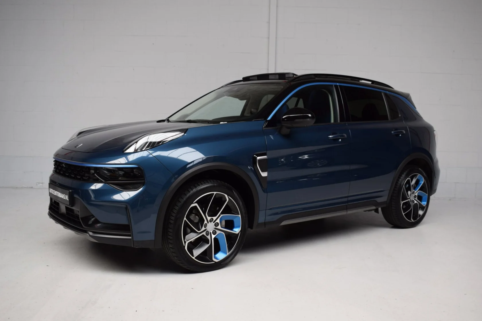 Lynk & Co-01