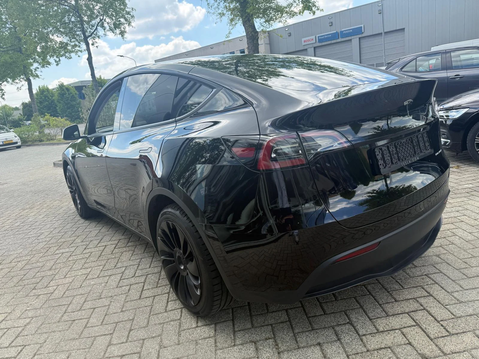 Tesla-Model Y