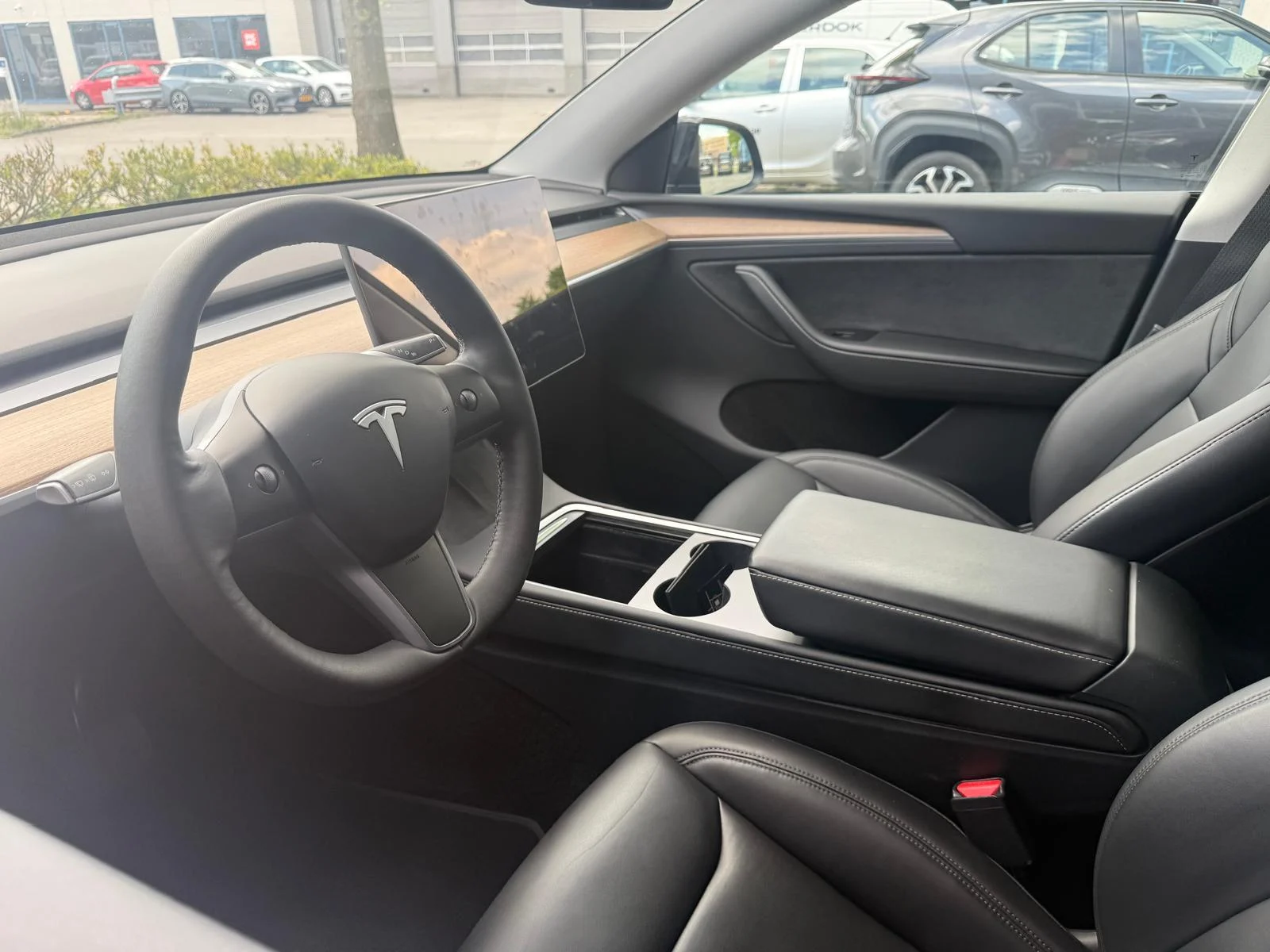 Tesla-Model Y