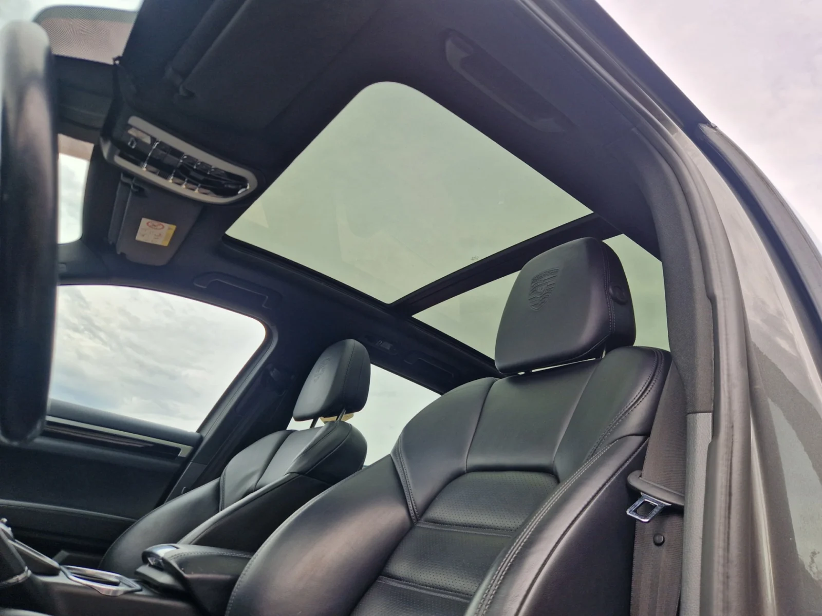 Porsche-Cayenne