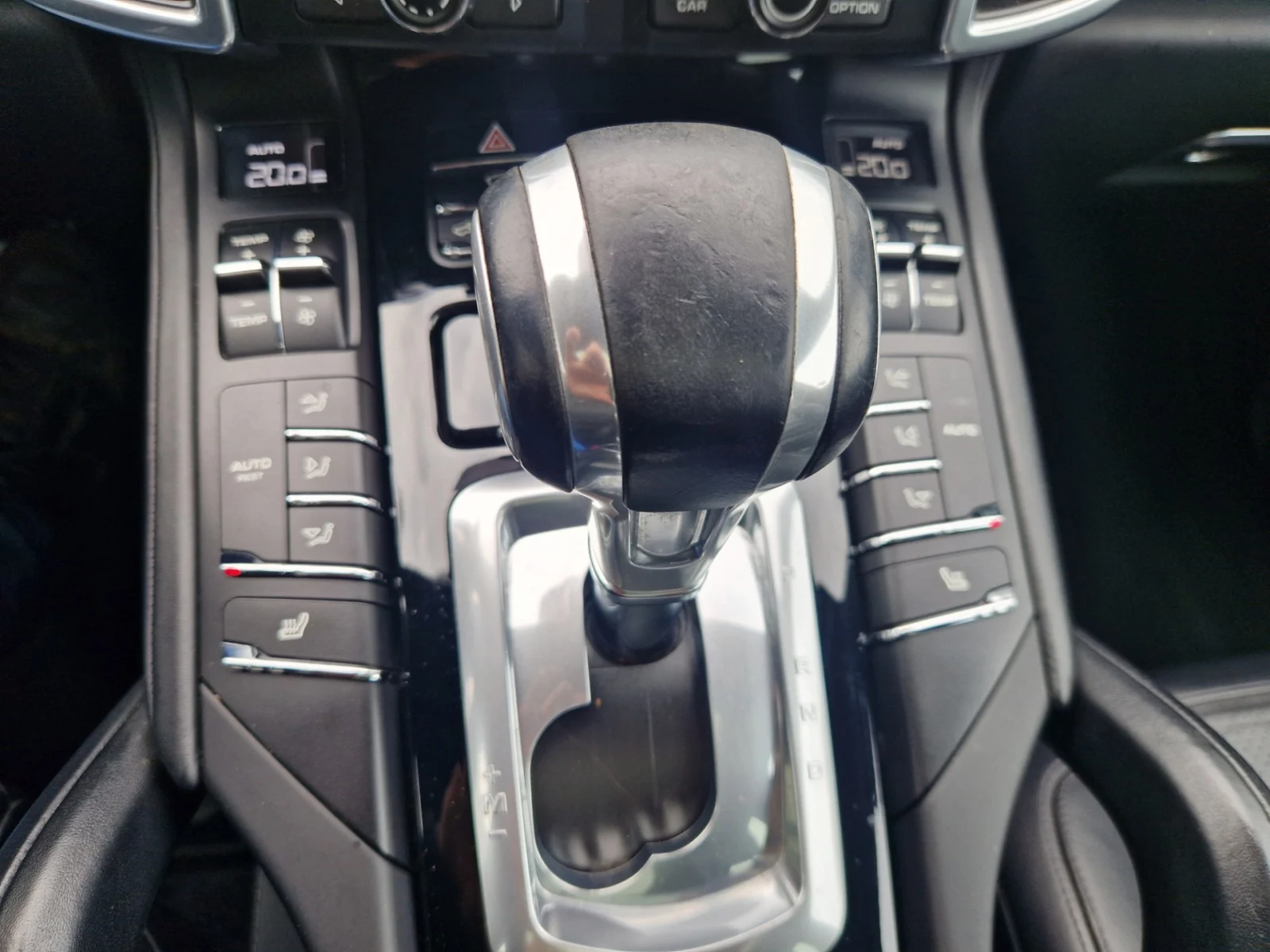 Porsche-Cayenne