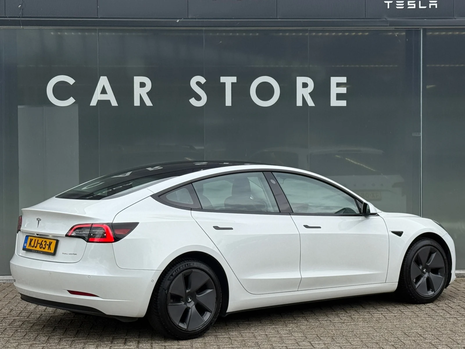 Tesla-Model 3