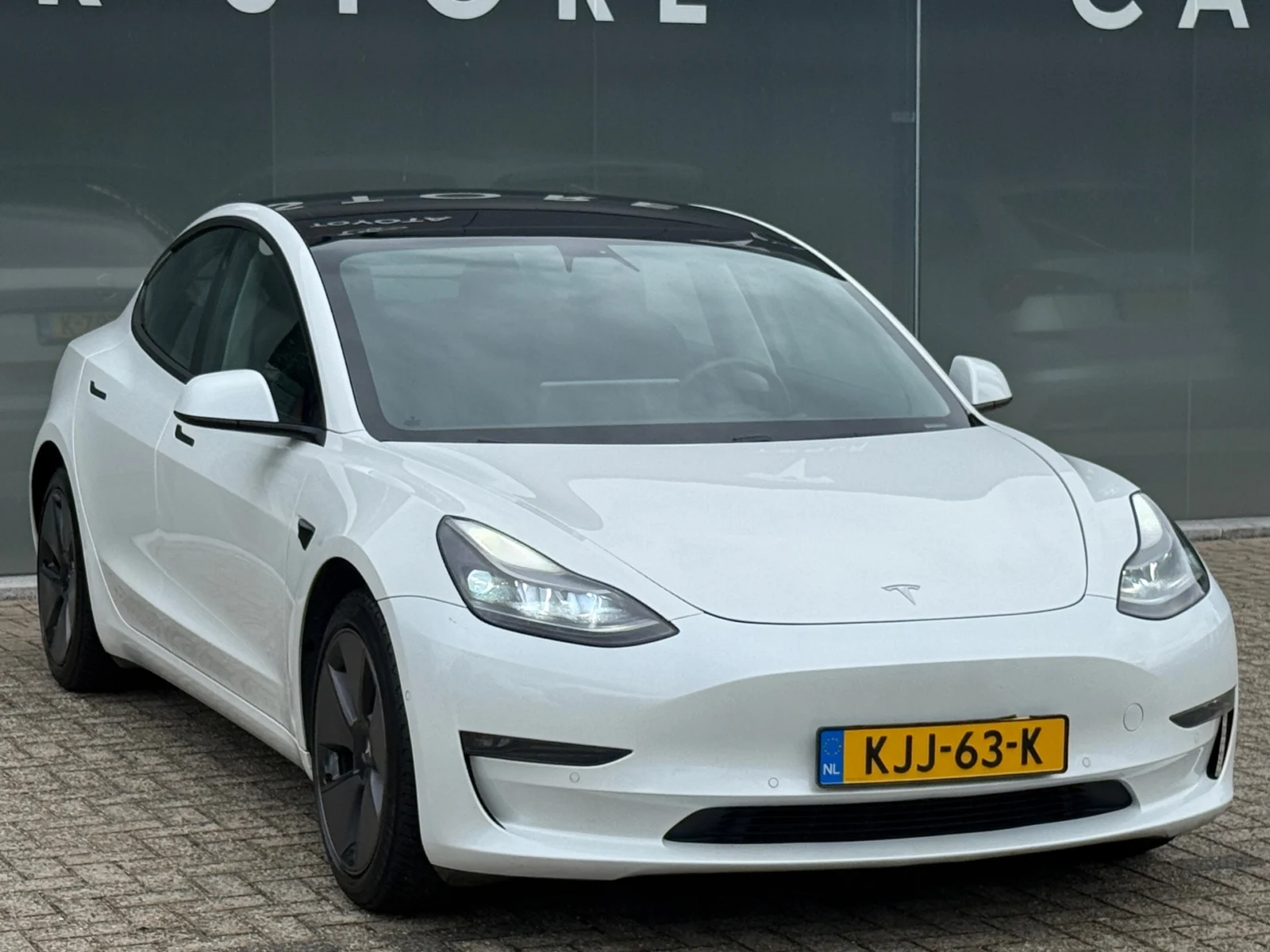 Tesla-Model 3