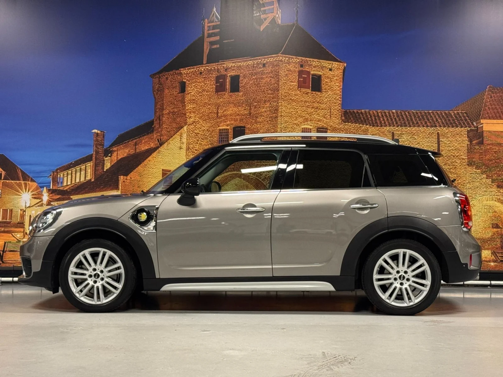 MINI-Countryman