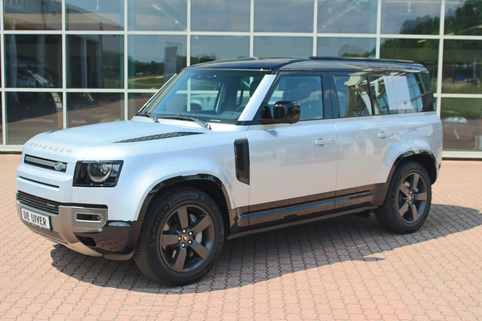 Land Rover-Defender
