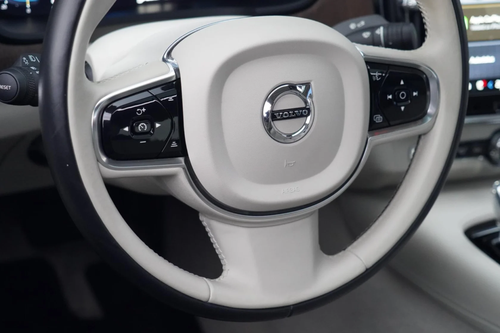 Volvo-S90