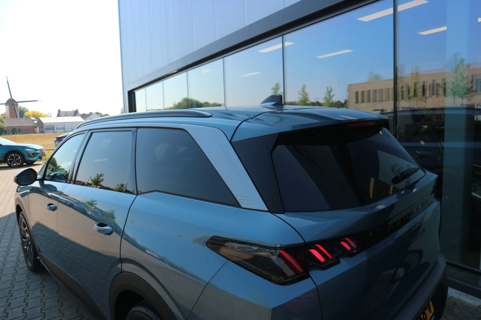Peugeot-5008