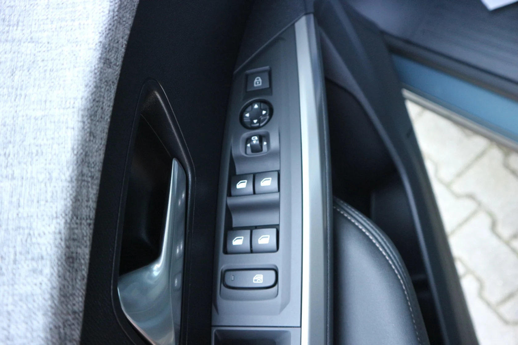 Peugeot-5008